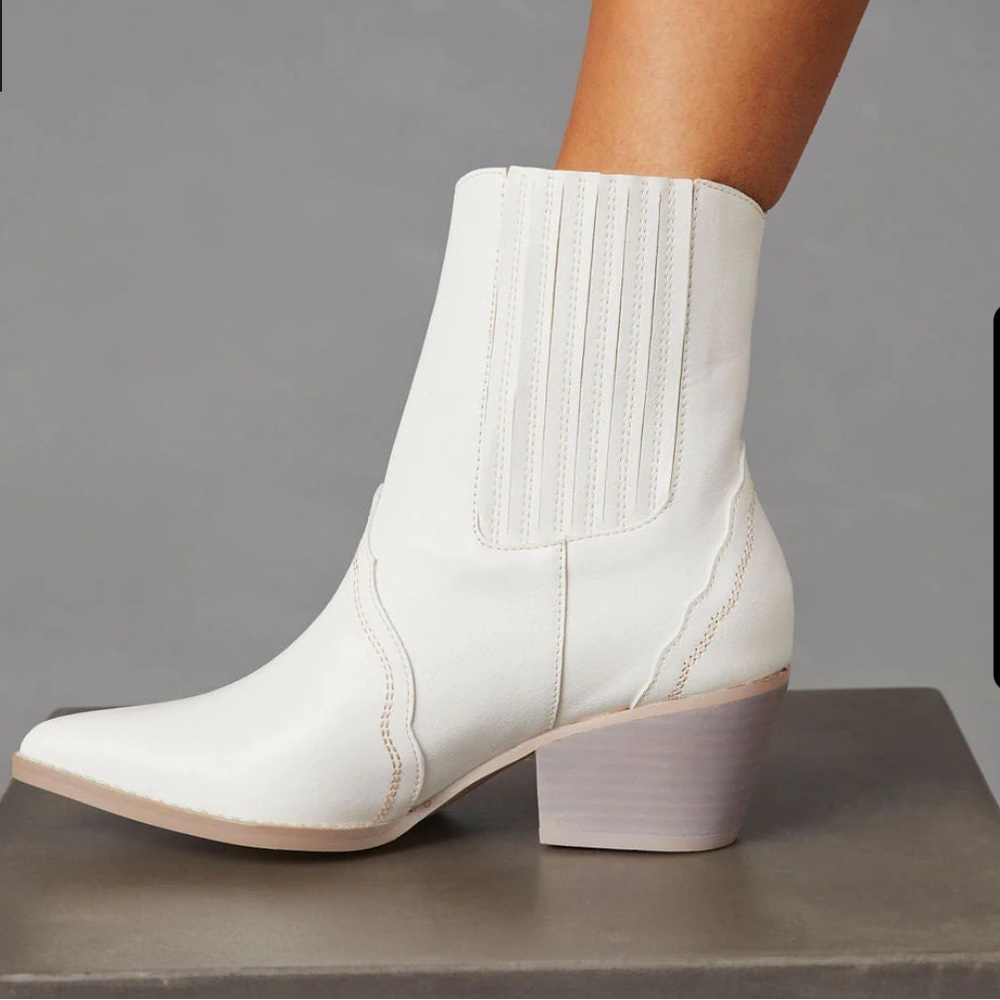 ViCi White Western Boots. Size 8. Brand new in box never worn.